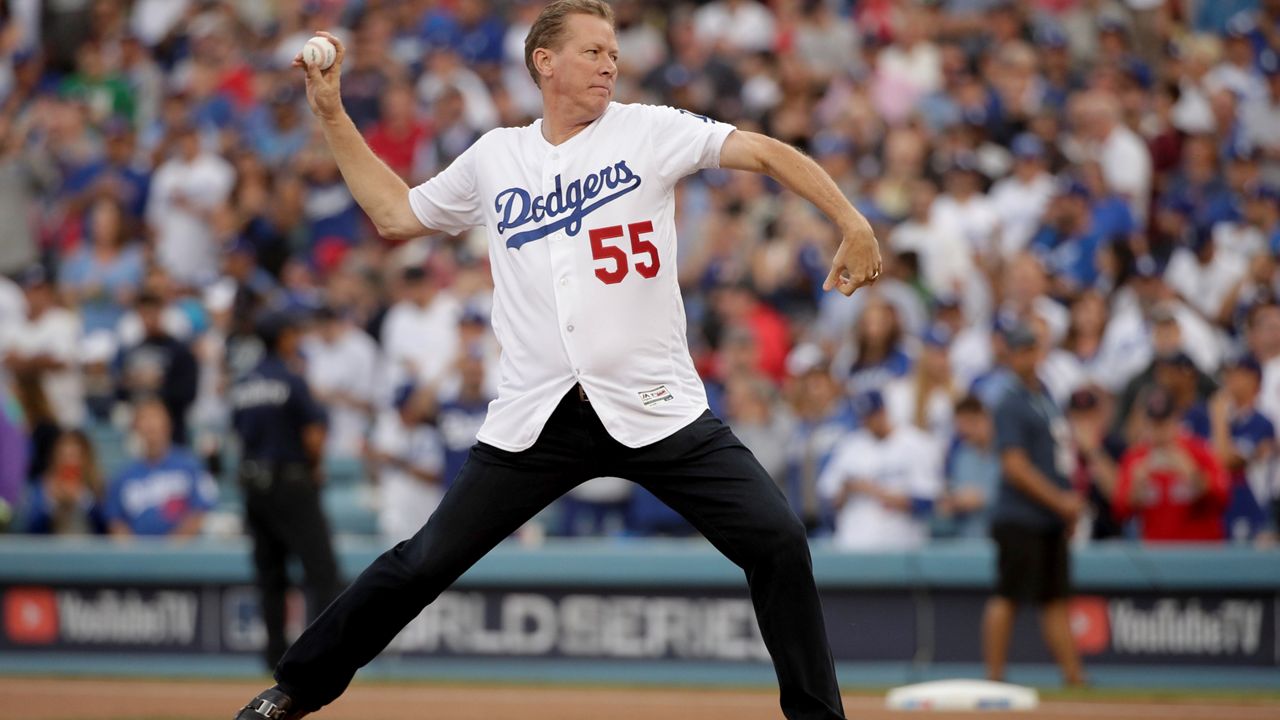 Orel Hershiser inducted into Legends of Dodger Baseball