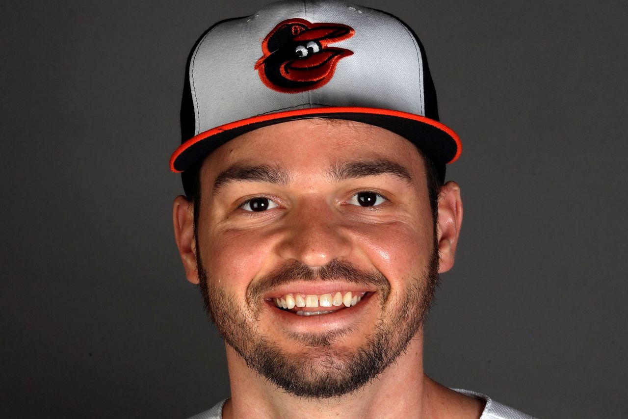 Orioles 1B Mancini expects to miss season to treat cancer