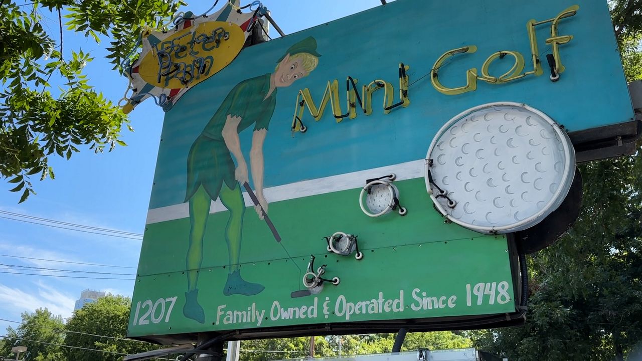 Peter Pan Mini Golf sign on Barton Springs Road. (Spectrum News 1)