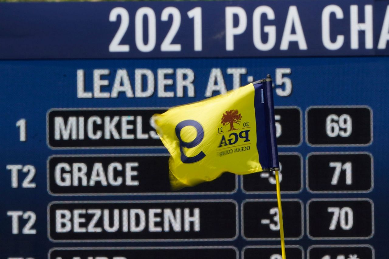 Phil being Phil Mickelson takes lead in PGA Championship
