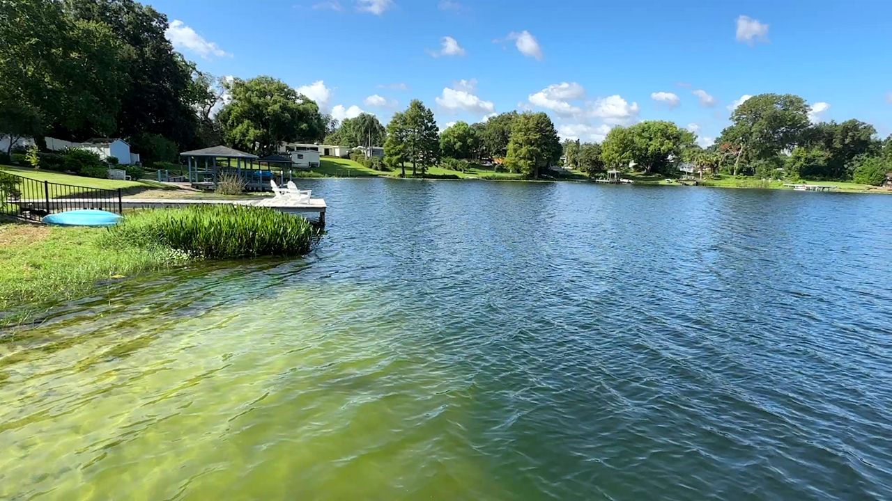 Orlando testing new pavement to help keep pollution out of Lake Arnold