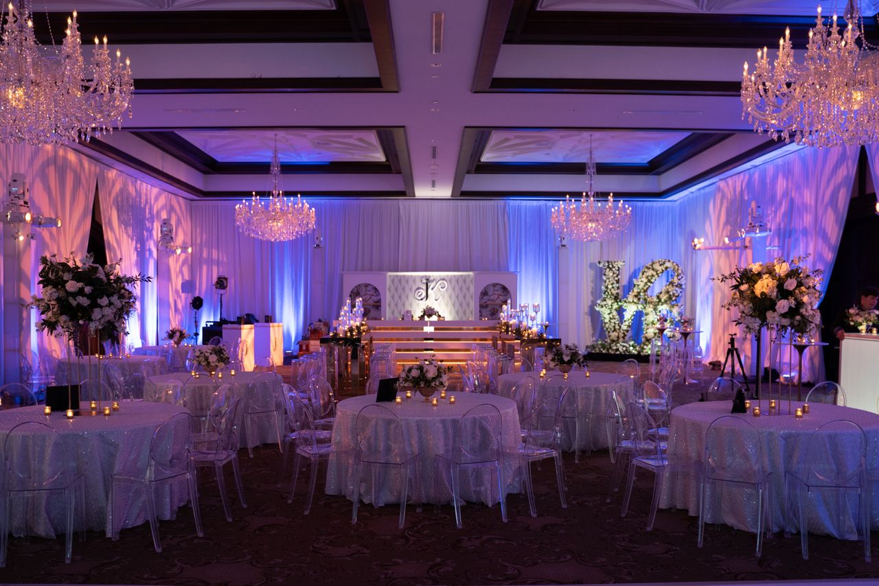 Pictured is Kemble’s event held at the Dallas Country Club. The April 24, 2021 wedding reception for James Hallam and Kristin Sanders accommodated 400 guests. (Credit: Danny Campbell Photography)