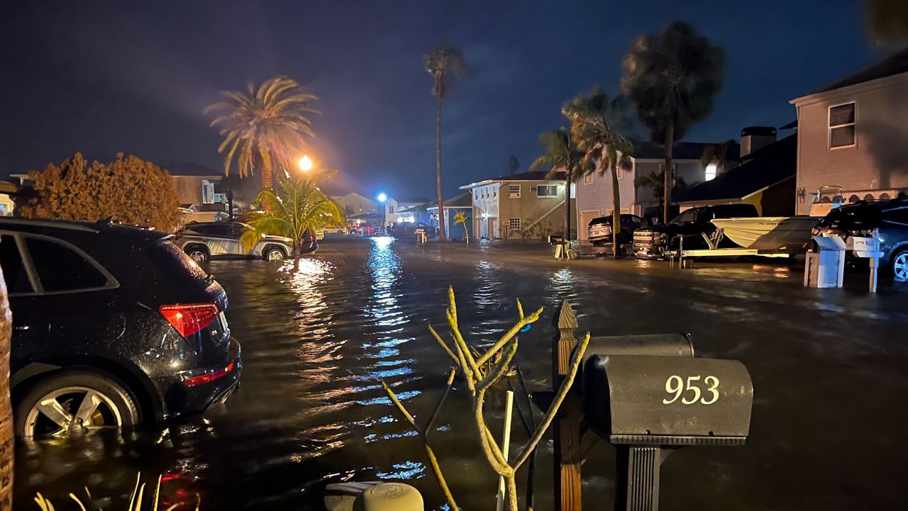 Pinellas County residents clean up from weekend flooding