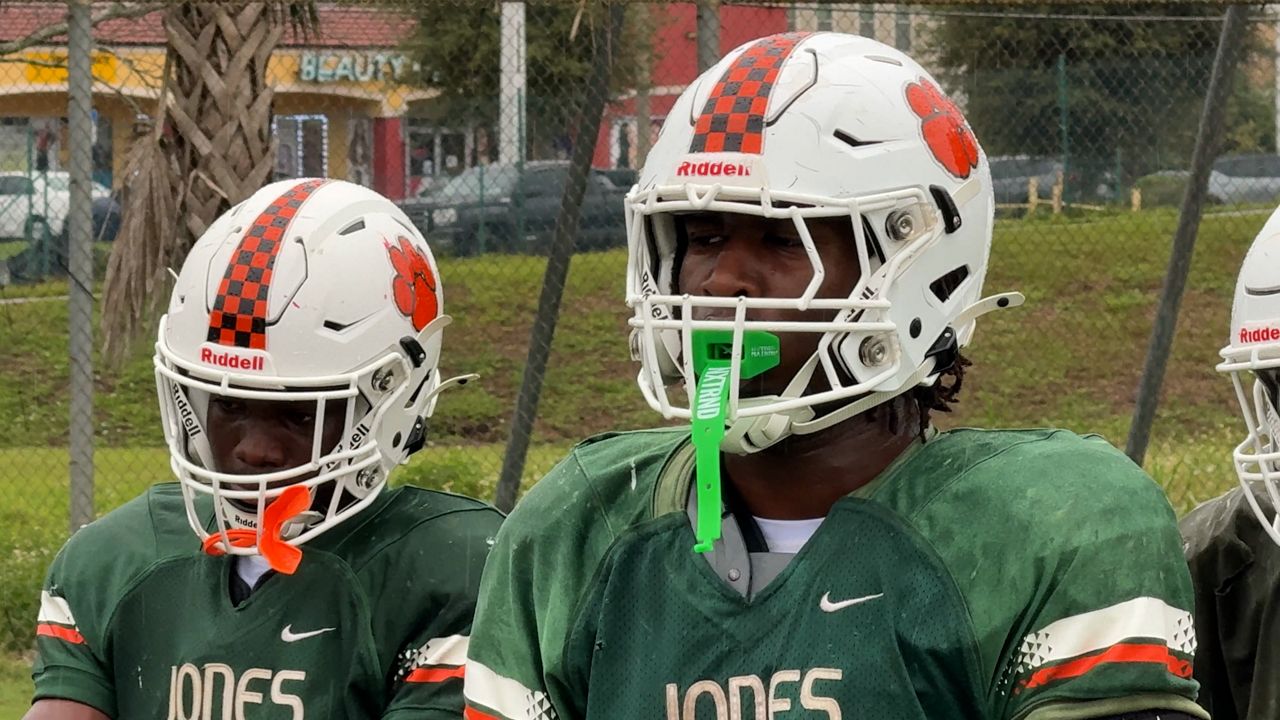 Fred Ards anchors Jones football’s Division I-loaded defensive front
