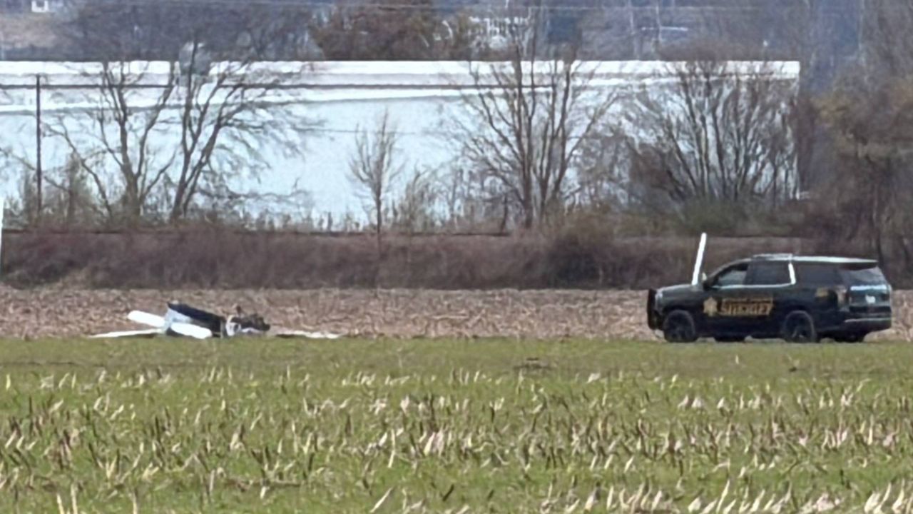 Multiple agencies responded to the 500 block of DD Road in Monroe County, Illinois, for an aircraft crash. (Spectrum News/Lauren Brennecke)