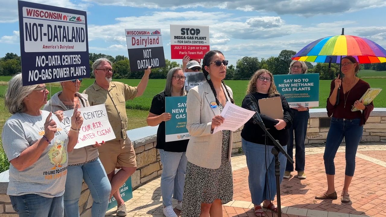 Paris gas plant proposal overwhelmingly opposed by residents but supported by local unions