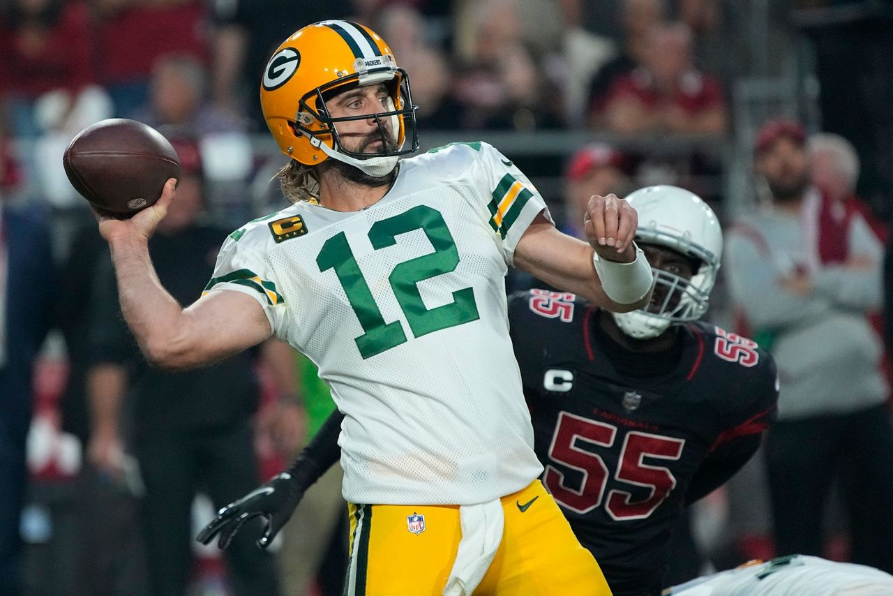 Aaron Rodgers says he's unvaccinated, sought alternative treatment instead  of COVID-19 vaccine