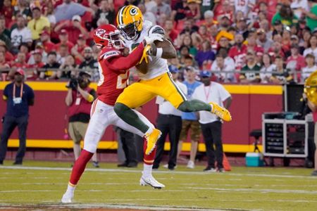 Chiefs honor Dawson, beat Packers 17-10 in preseason finale