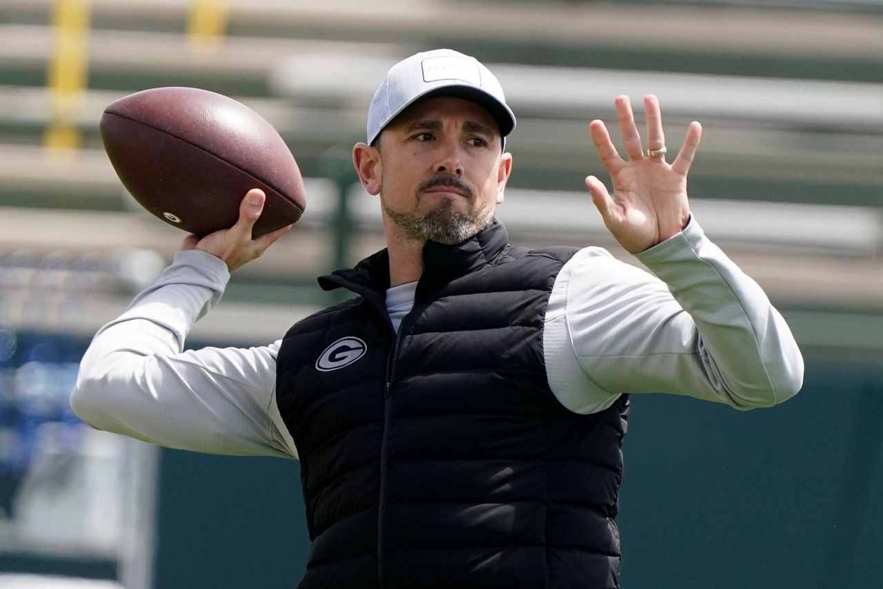 AP source: Packers' LaFleur, Gutekunst, Ball get extensions