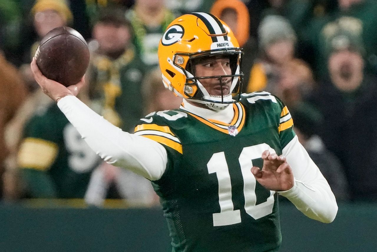 AP Source: Packers Extend QB Jordan Love's Deal Through 2024