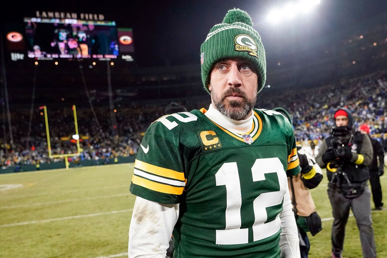 N.F.L. Fines Green Bay Packers and Aaron Rodgers for Covid