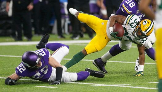 Cousins, Vikings pass by Packers 24-17