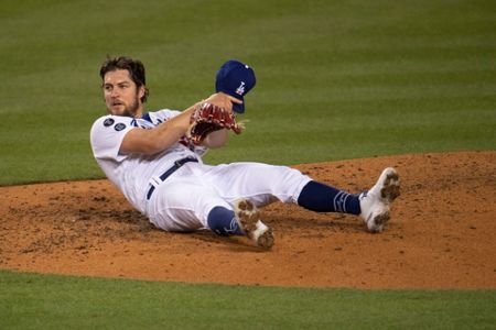 Dodgers rally past Padres 5-4 despite 2 more homers by Tatis