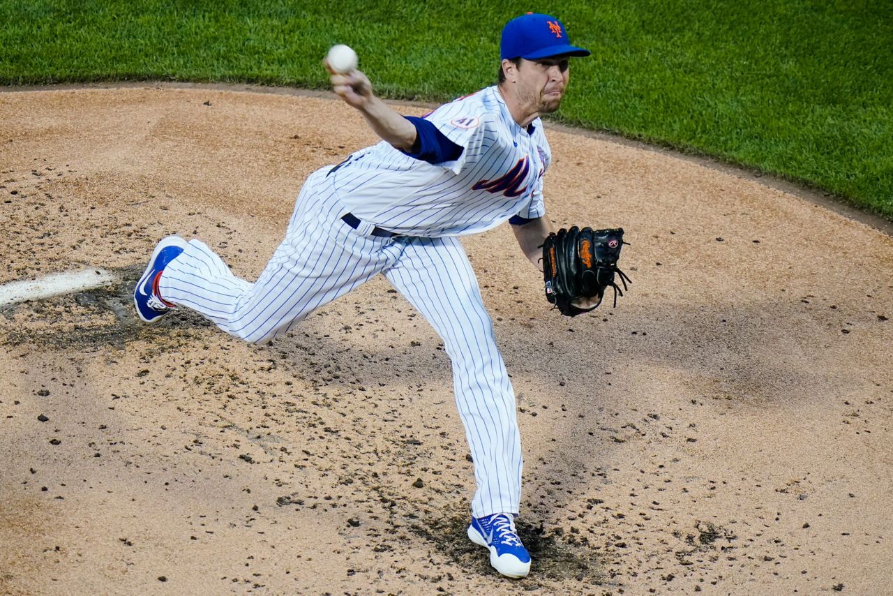 Jacob deGrom Fans Nine in a Row as Mets Split Doubleheader - The New York  Times