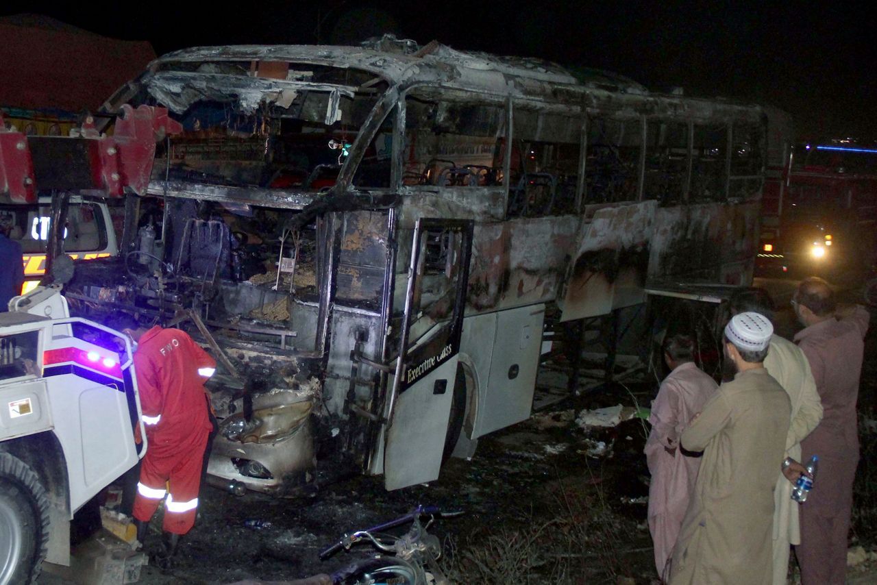 Pakistan Bus Fire Kills At Least 18 Flood Survivors