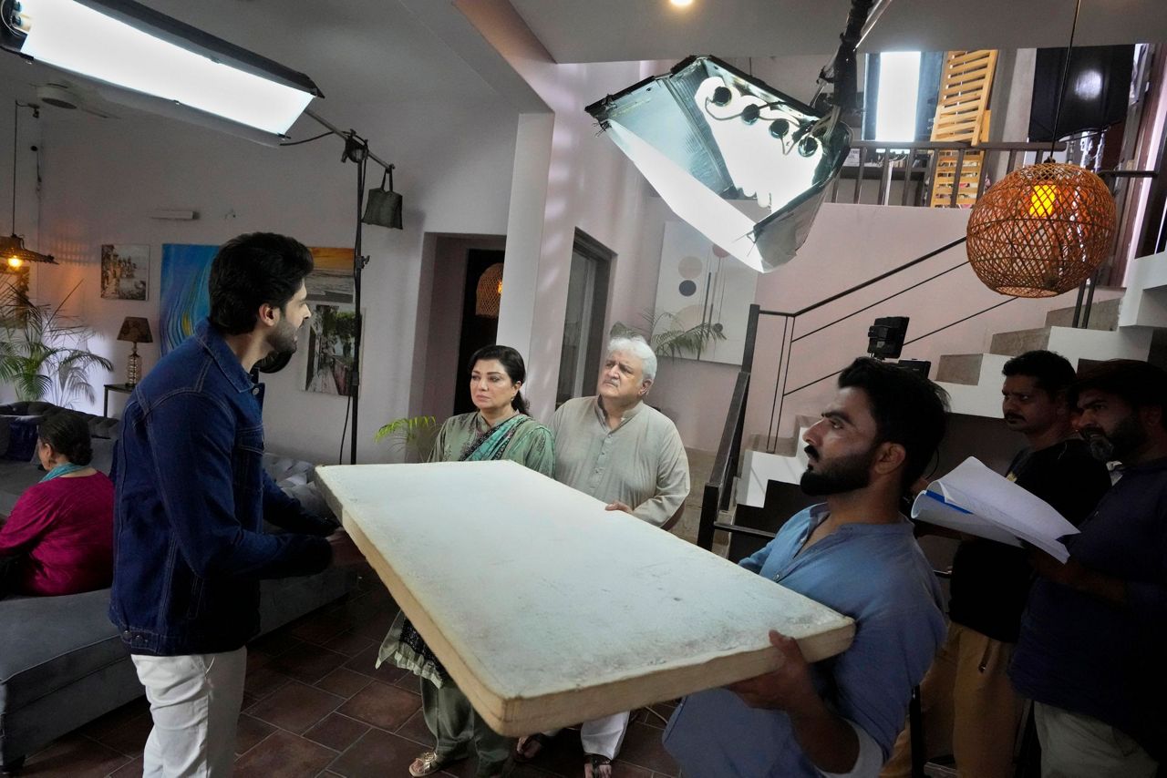 In tense relations with India, Pakistani TV dramas break down barriers ...
