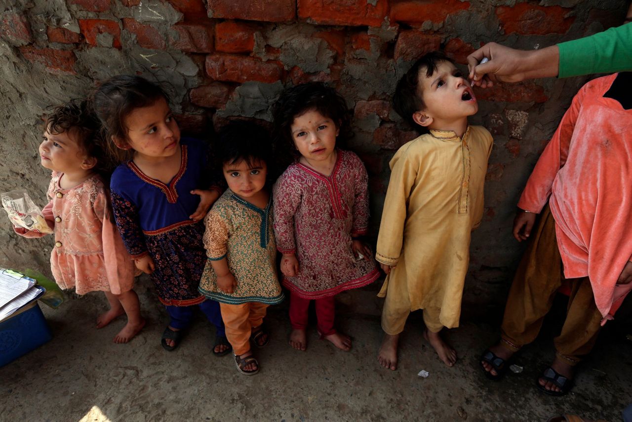 Gunmen Kill Polio Worker In Pakistan Vaccination Campaign