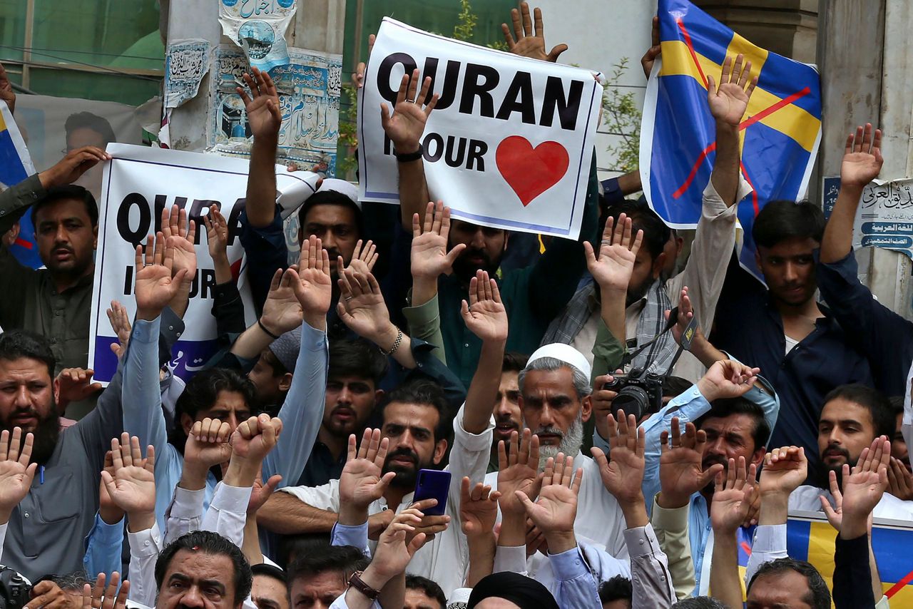 Muslims across Pakistan hold anti-Sweden rallies to denounce burning of ...