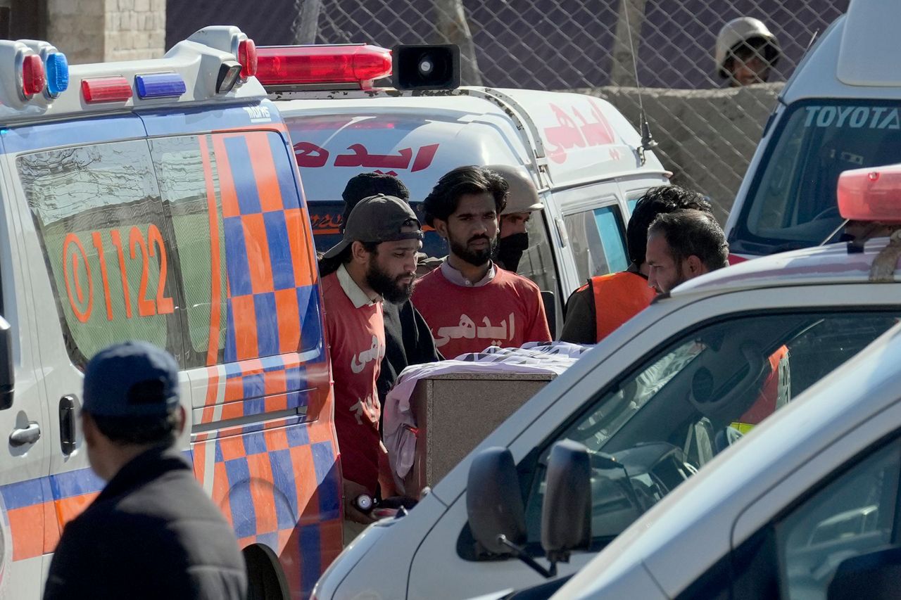 Pakistan's leader to meet with survivors and commandos who ended an ...