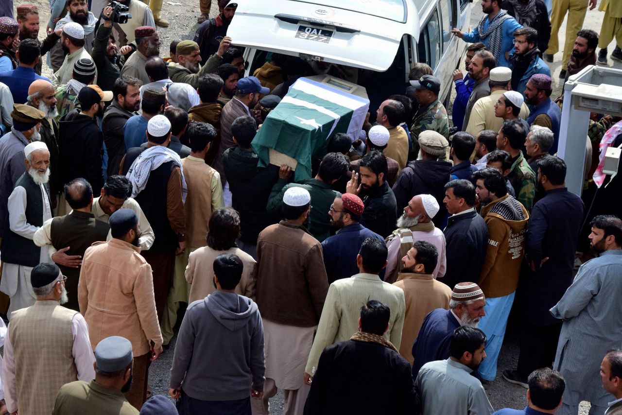 Pakistan's leader to meet with survivors and commandos who ended an ...