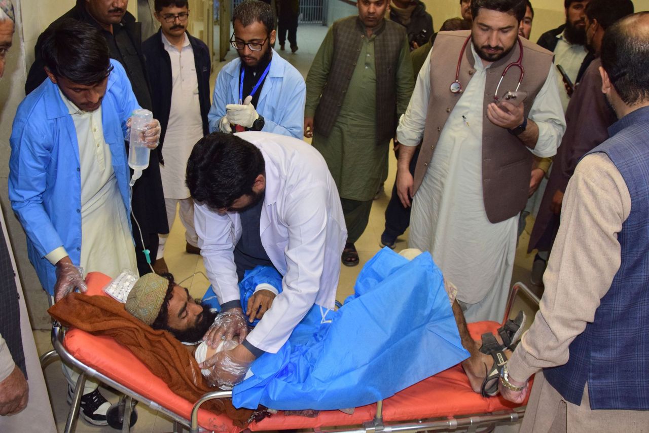 Pakistan's leader to meet with survivors and commandos who ended an ...