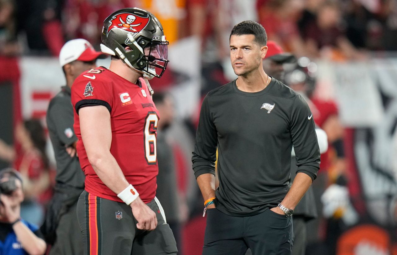 Panthers agree to hire Dave Canales from the Buccaneers as their new