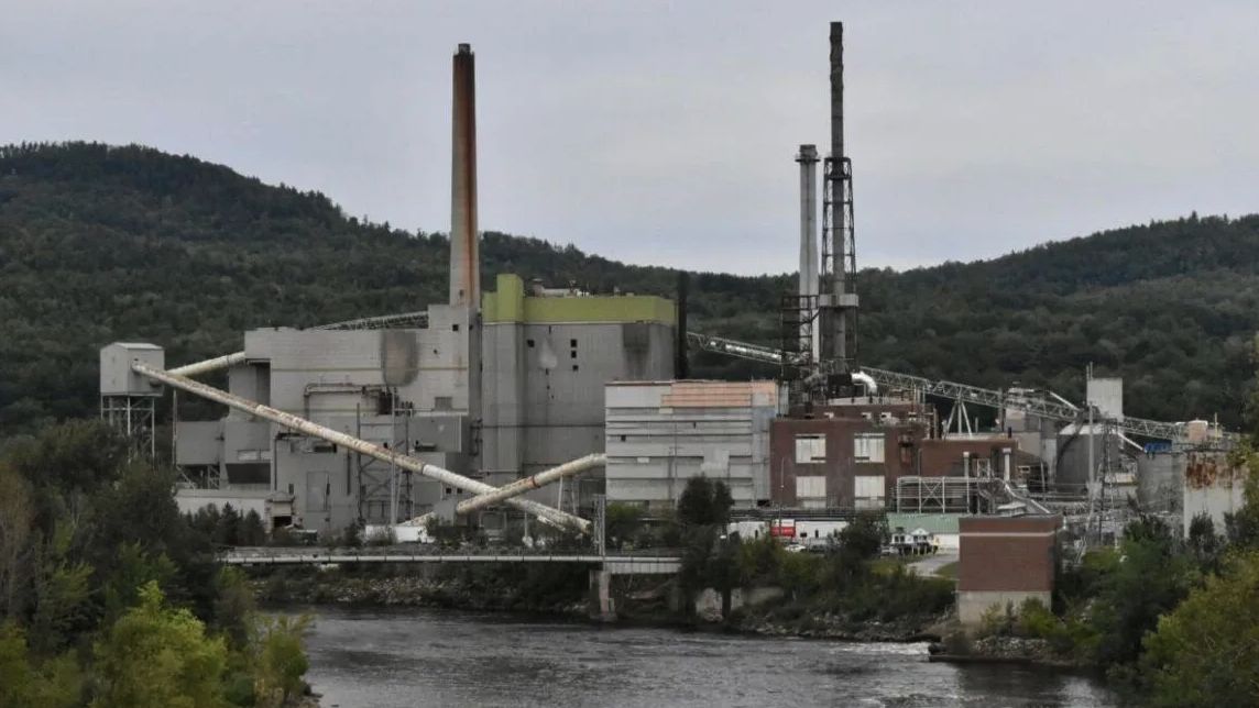 ND Paper’s mill in Rumford. Photo by Emmett Gartner.