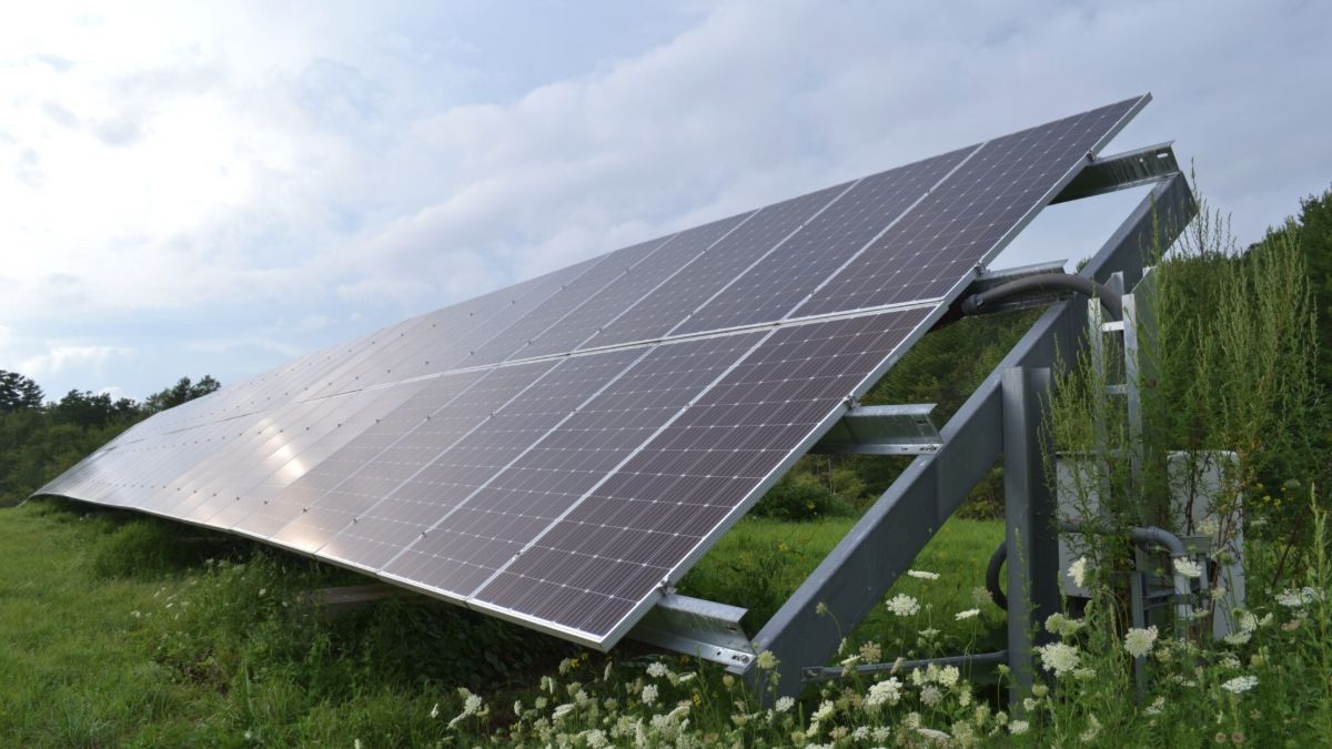 Before Trump axed clean energy sector, report shows it was a boon for jobs in Maine