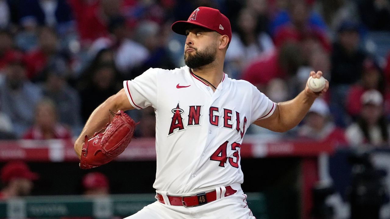 Sandoval struggles as Mariners end Angels' winning streak