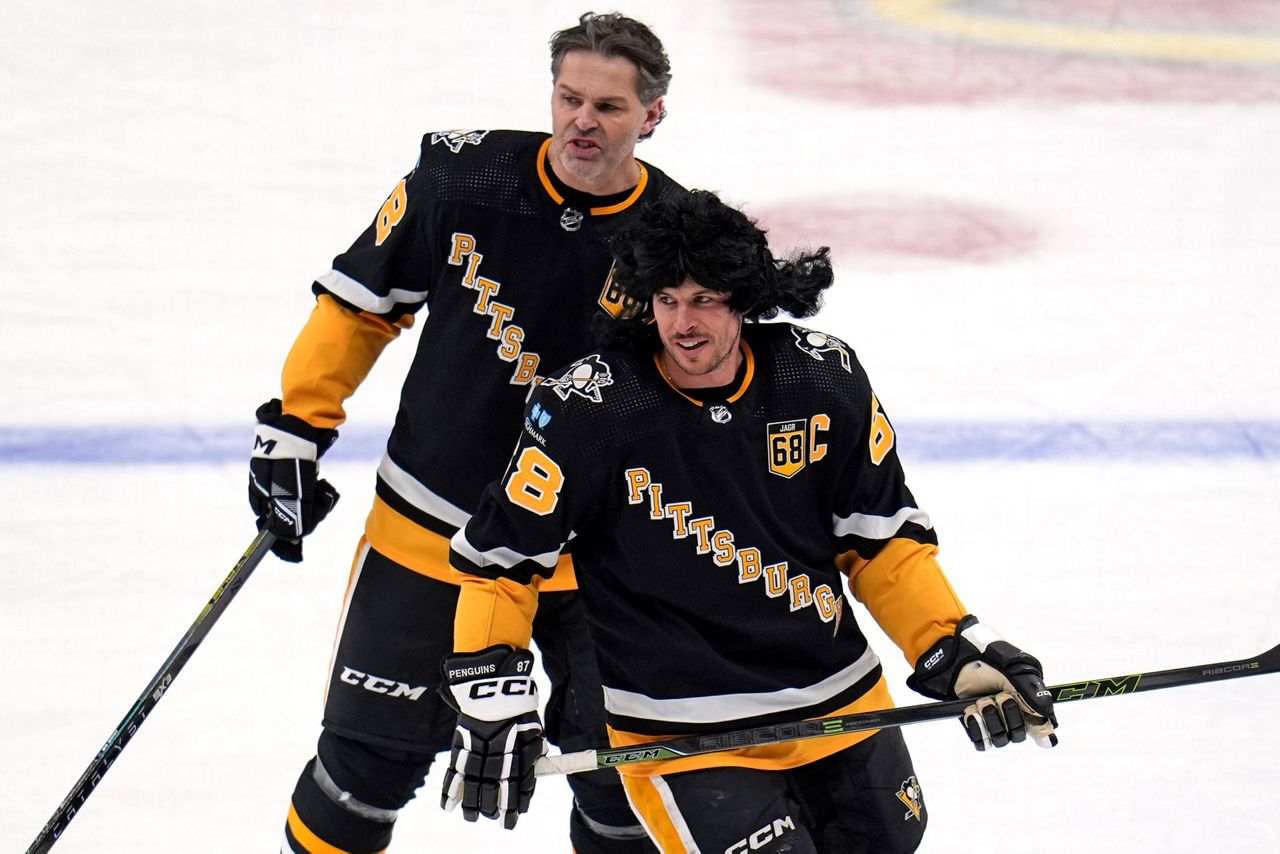Jaromir Jagr's return to Pittsburgh ends with his No. 68 being retired ...