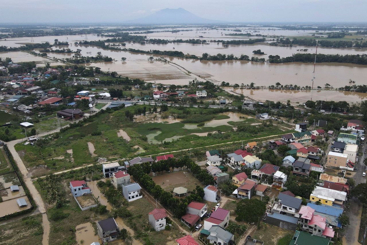 Powerful Typhoon Leaves 5 Rescuers Dead In North Philippines