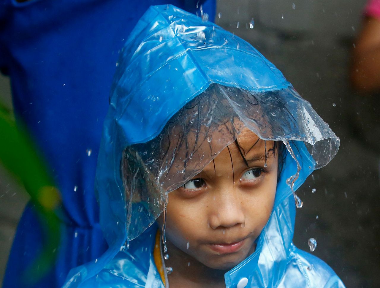 Typhoon lashes northern Philippines as thousands evacuated