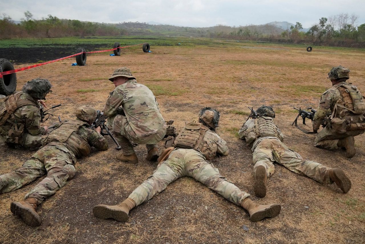 US displays firepower in combat drills with Philippines