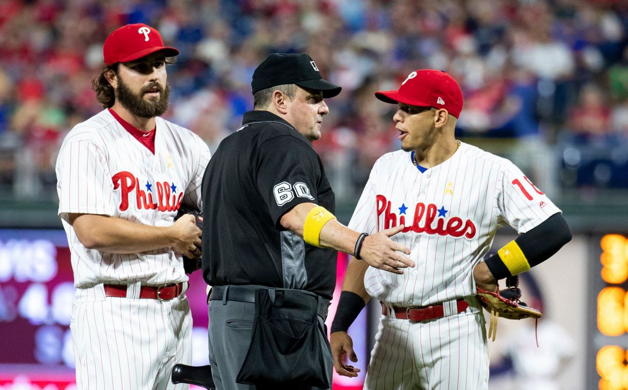 Umpire confiscates Phillies pitcher's cheat sheet