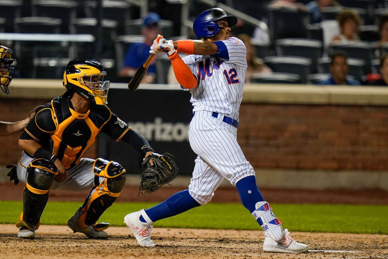 New York Mets' Francisco Lindor bats during a baseball game