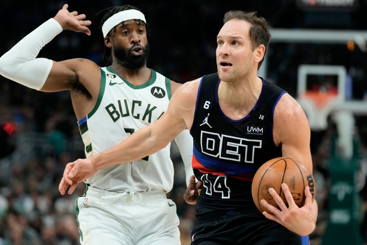 Bucks match franchise record with 7th win to open season