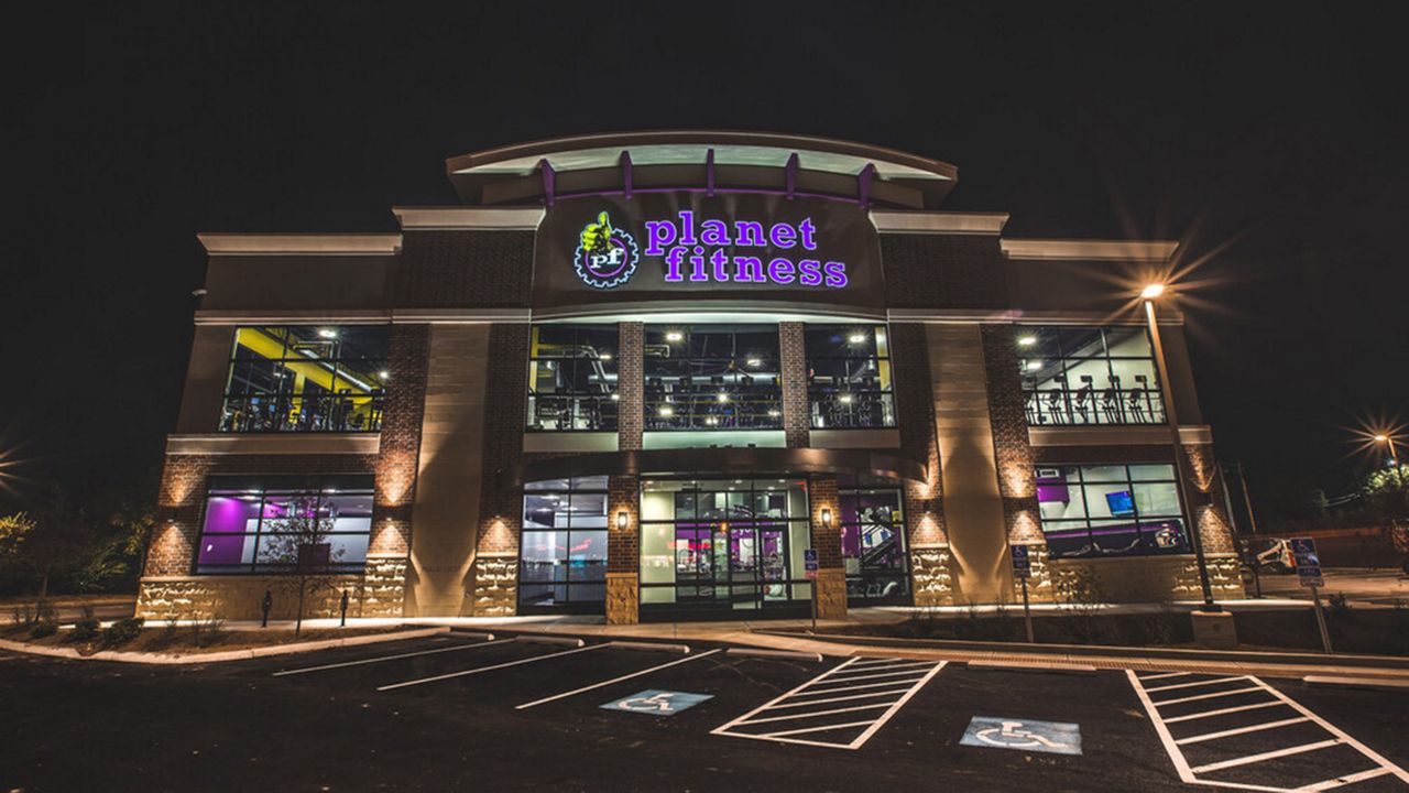 Two-level, 33,000-square-foot Planet Fitness clubs planned