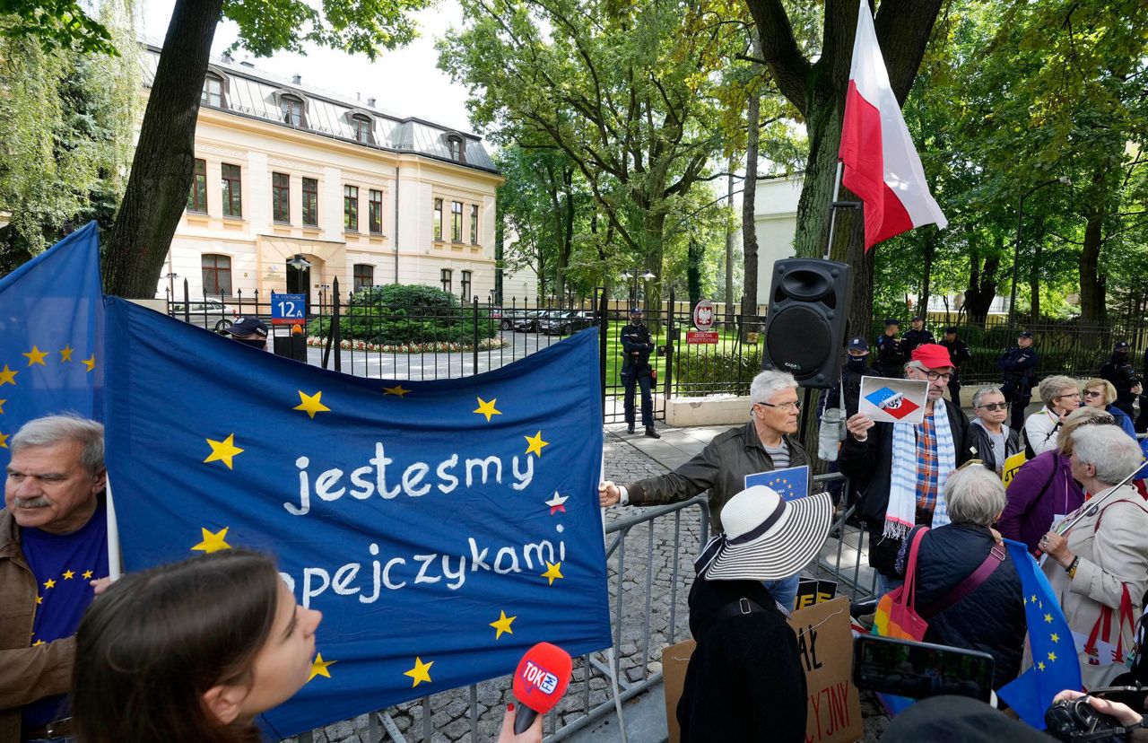 Rozprawa sądowa o prymacie prawa unijnego lub polskiego