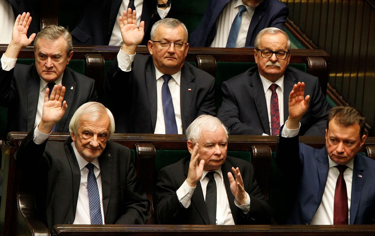 Polish parliament meets 1st time since populists reelected