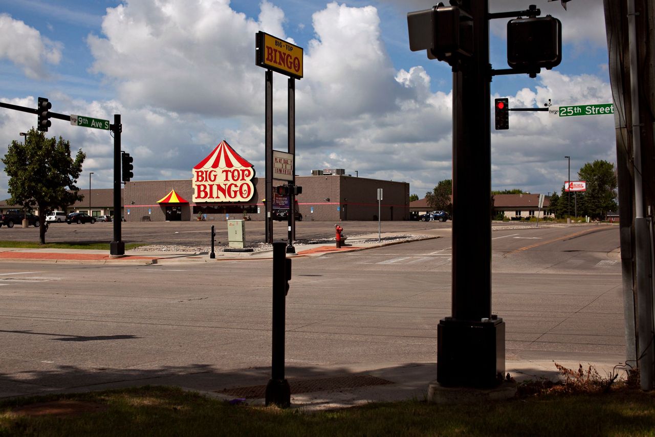 1 Fargo police officer killed, 2 injured in shooting that also left ...