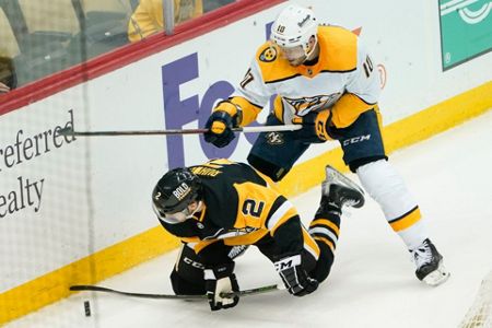 Mark Borowiecki Takes Cross-Check To The Face From Evgeni Malkin 