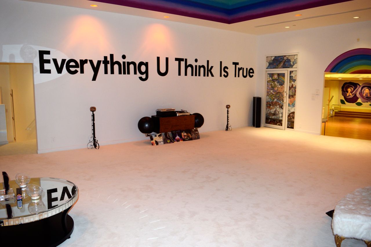 AP PHOTOS: Prince file shows extravagant but isolated life