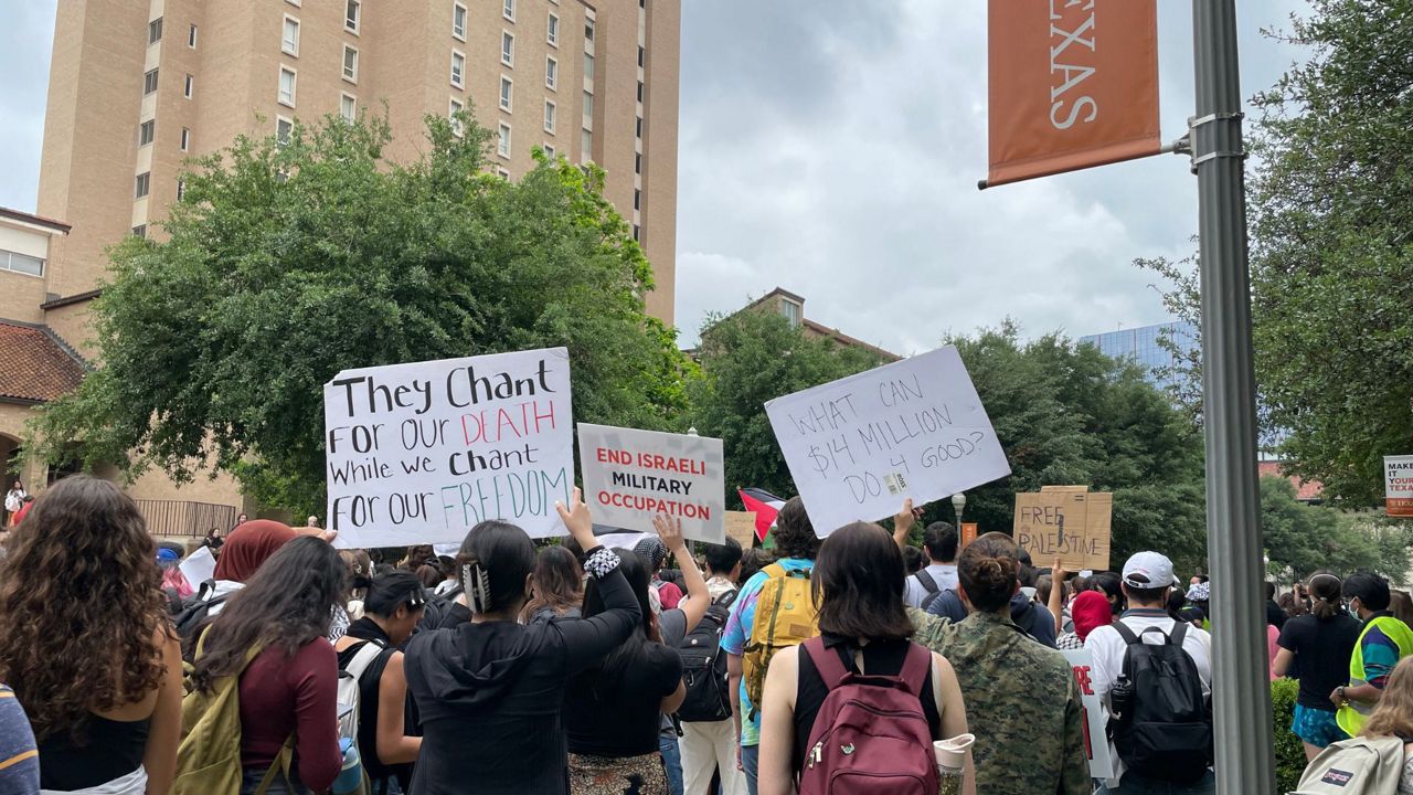 Pro-Palestinian protestors on the campus of The University of Texas at Austin. (Spectrum News 1/Tanya Velazquez)