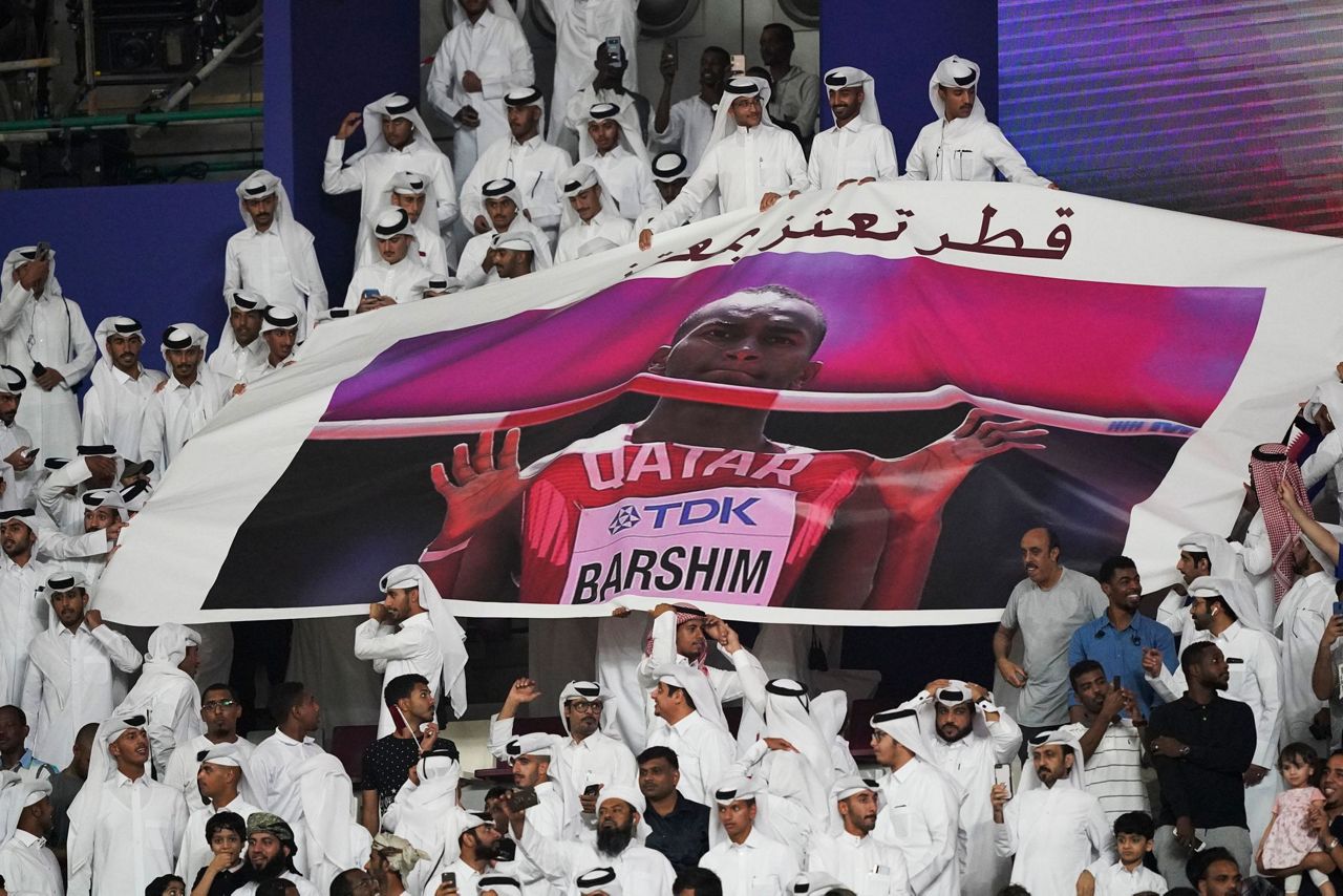 Crowd finally pack Qatar track worlds stadium, see home gold