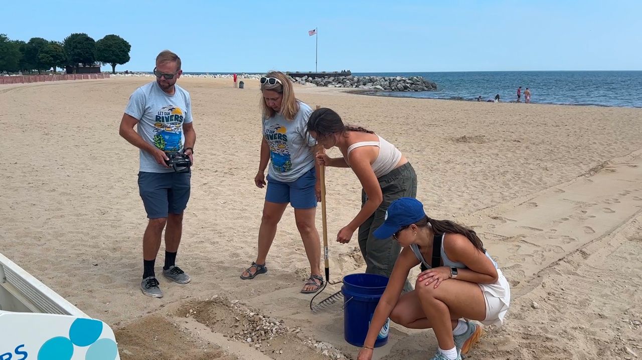 Milwaukee Riverkeeper uses robots to clean area beaches
