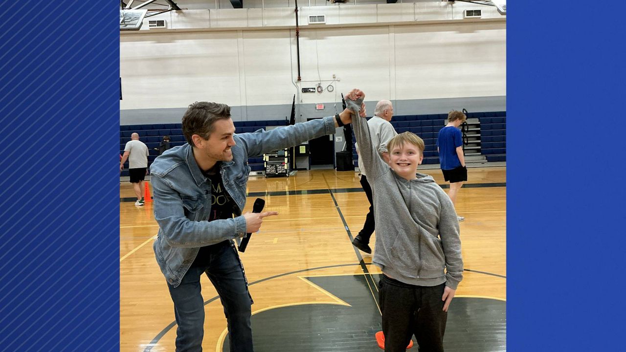 Rock, paper, scissors tournament spreads positivity