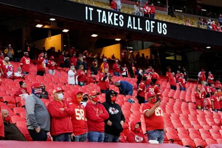 Kansas City Football Fans Booing During the Moment of Silence for Social  Justice Was an NFL Disgrace