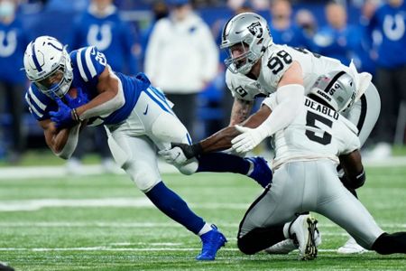 Wentz gets off to slow start as Colts lose 23-20 to Raiders - The