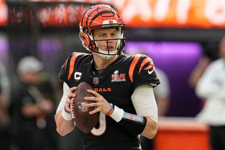 Bengals QB Joe Burrow sports Ja'Marr Chase throwback jersey ahead