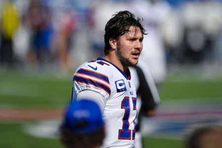 Bills rally to beat Rams 35-32 after blowing 25-point lead - The